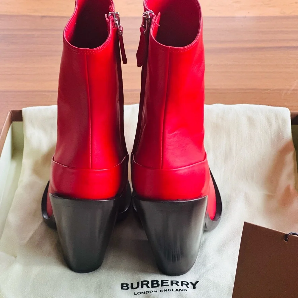 Burberry Red Ankle Boots perfect for Rodeo nights ! - Picture 5 of 7